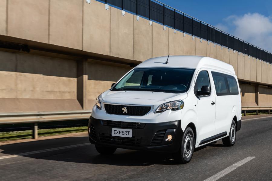  Peugeot Expert Minibus 2018 года  (LA) (фото 2 из 10)